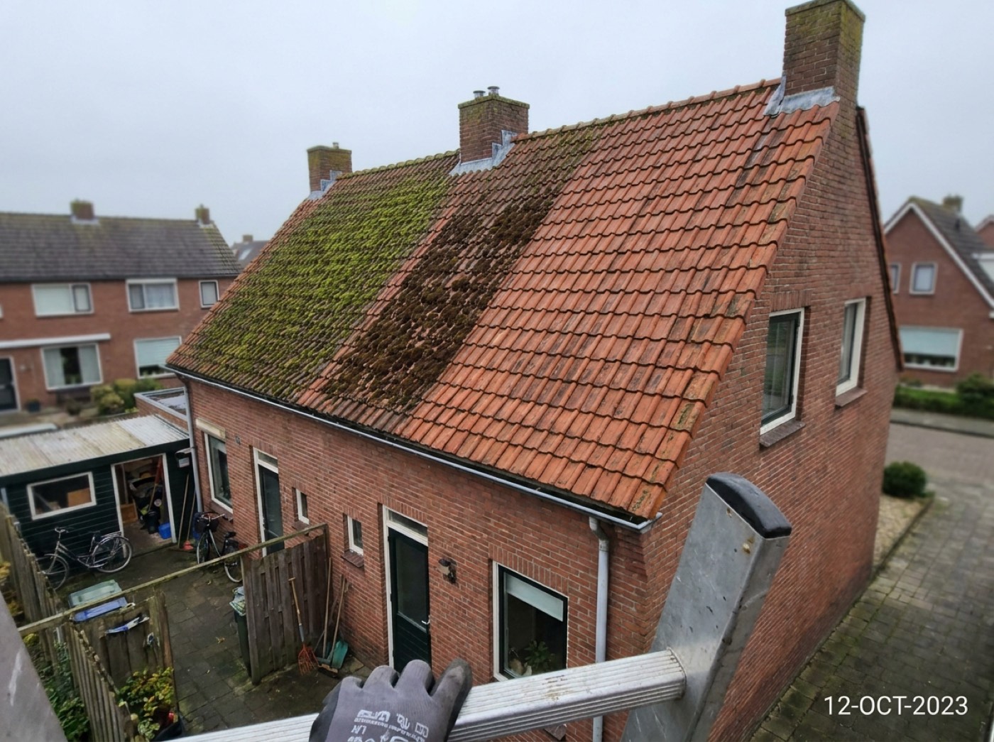 Dak reinigen in de regio Den Bosch — Spoed Dak Service